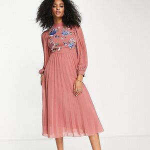 NWT ASOS DESIGN HIGH NECK DRESS🥰